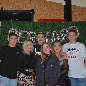 Meet your Posher, Mia